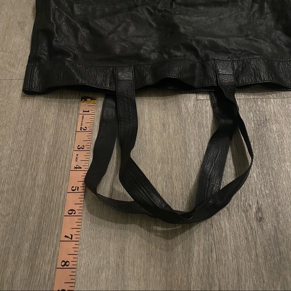 VINTAGE CHLOE Black compact and foldable leather and gold bag - Picture 6 of 14